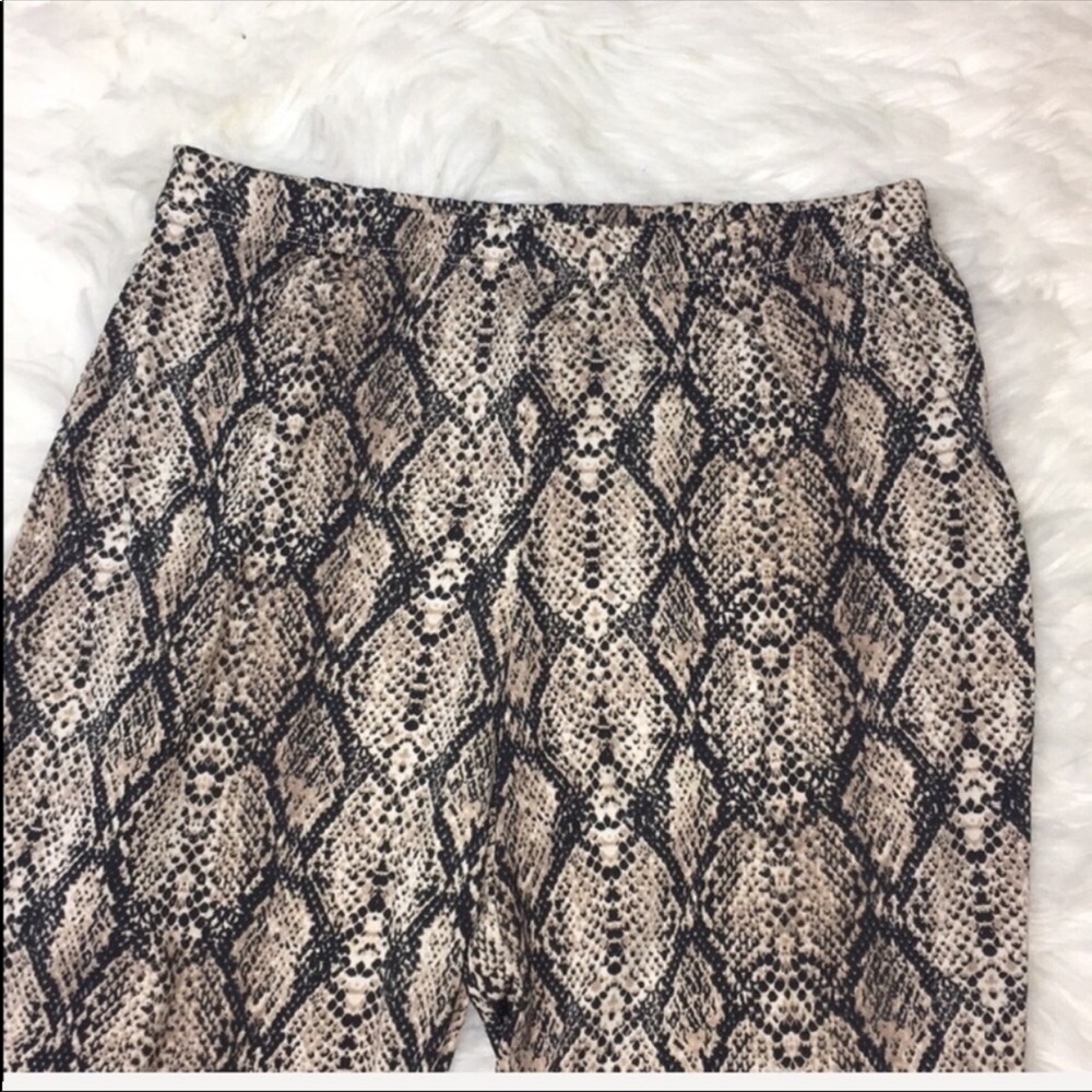 Snake Printed High Waisted Pants - Picture 6 of 8